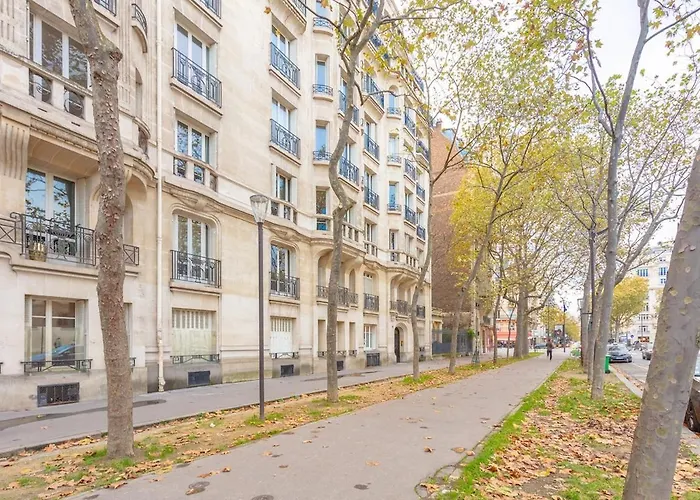 Paris Eiffel Studio